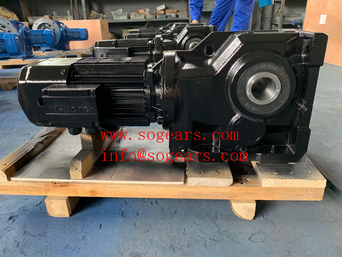 Electric motor with gearbox in china for industrial machinery