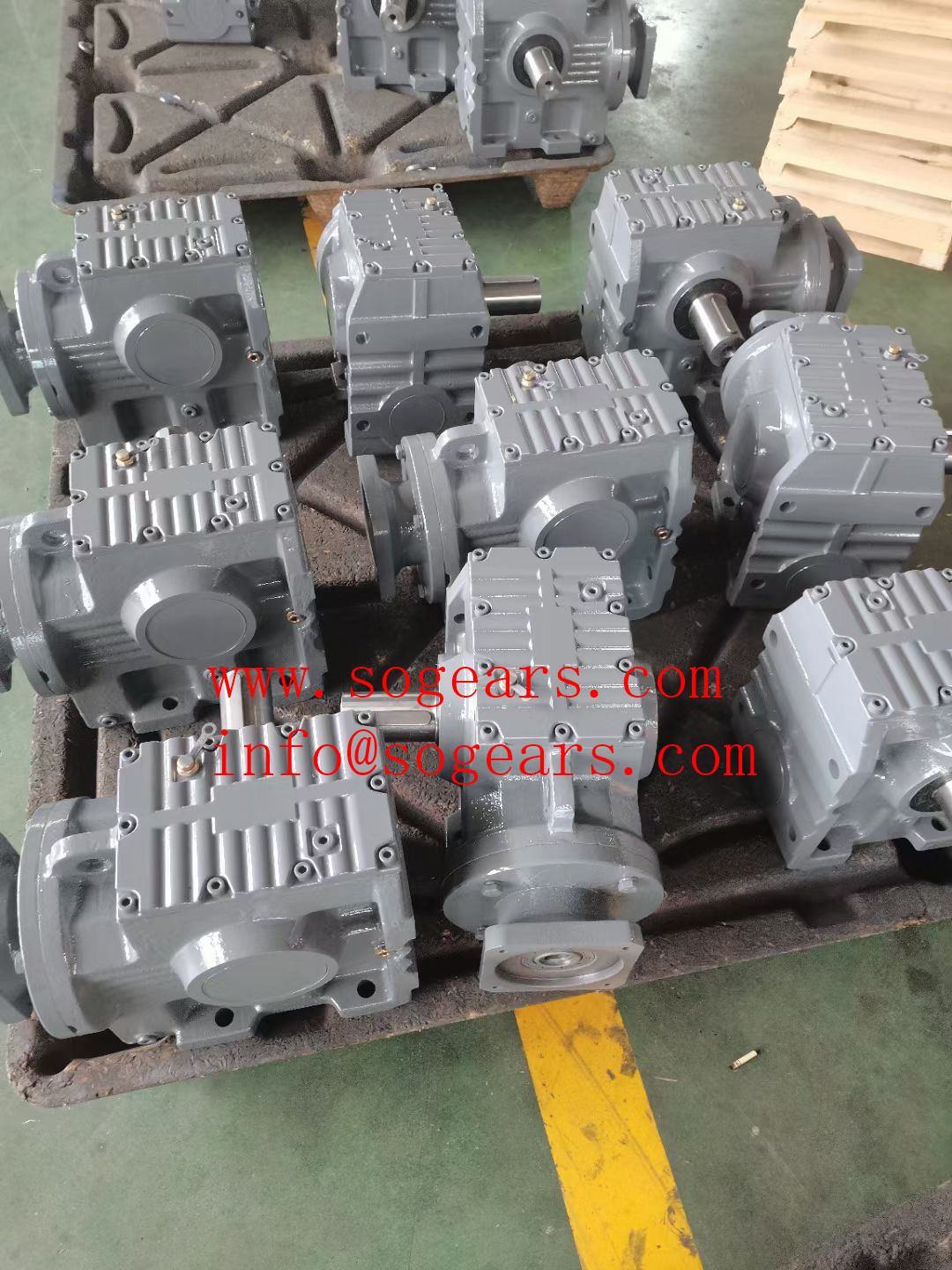 Hollow shaft right angle gearbox
