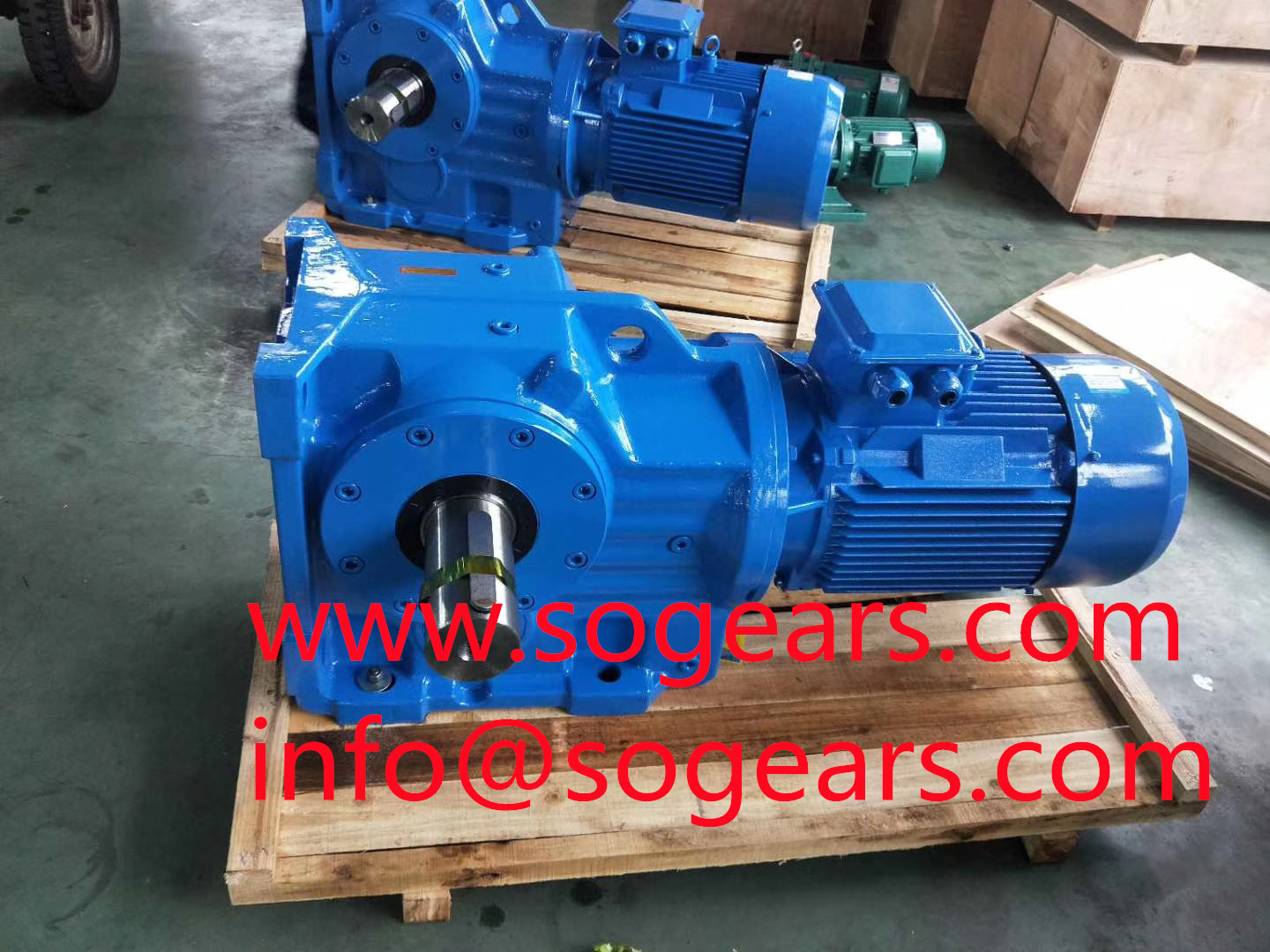 Gearbox and gearbox zlyj 165 transmission