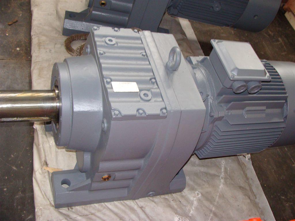 helical-gear-motor