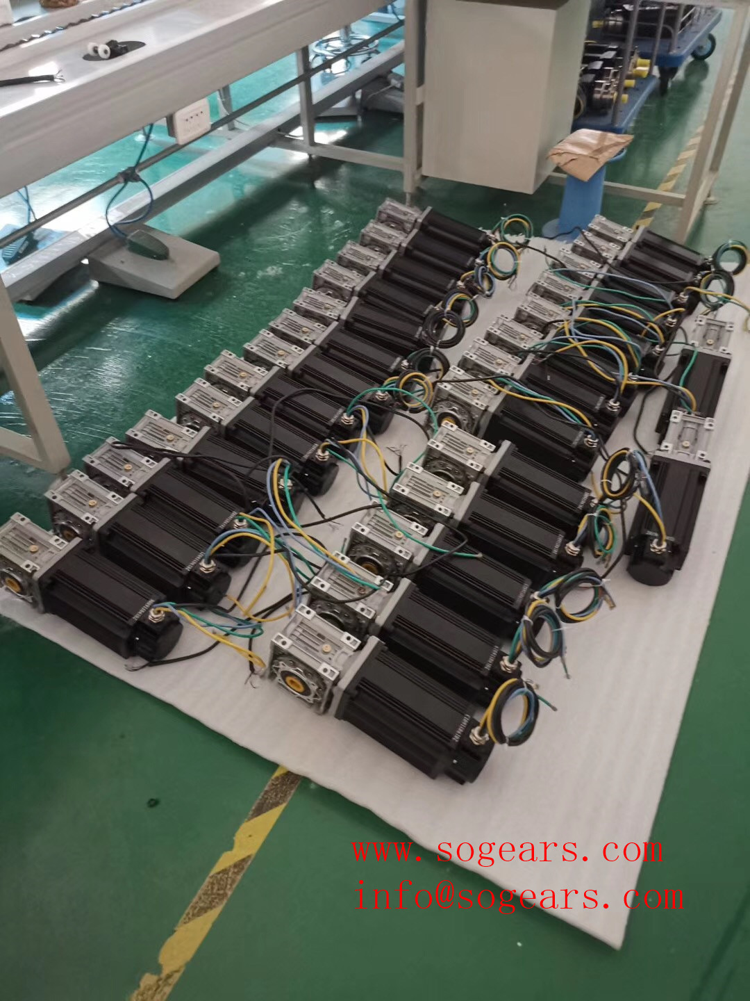 SCHNEIDER Motor circuit breaker, TeSys GV2, 3P, 13-18 A
